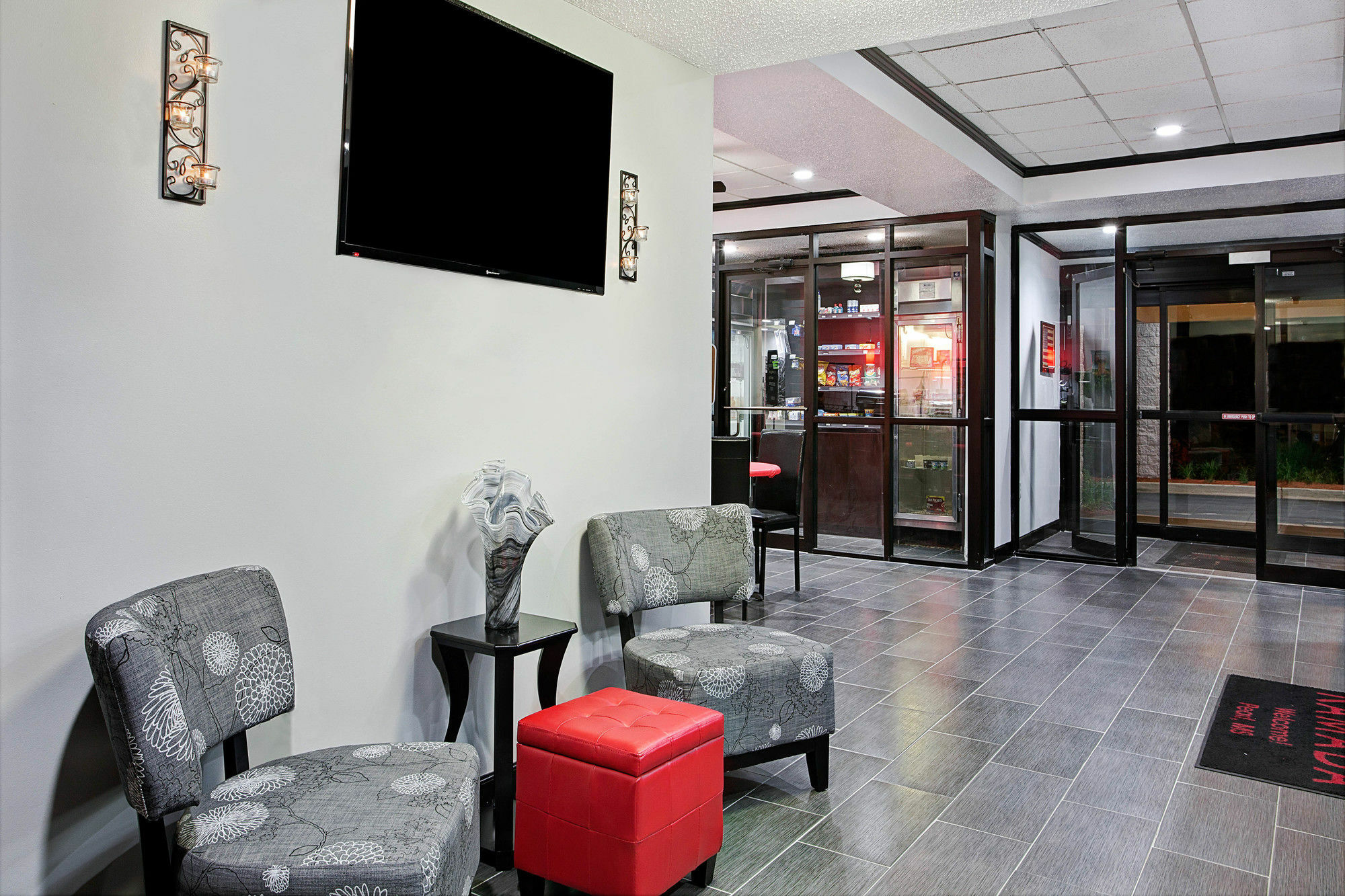 Готель Ramada By Wyndham Pearl/Jackson Airport Екстер'єр фото